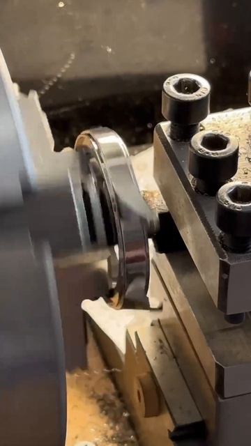 Как вы считаете, что делает мастер ? смотреть онлайн