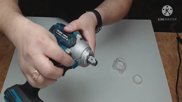 Проверка наличия смазки в гайковёрте Drilpro.