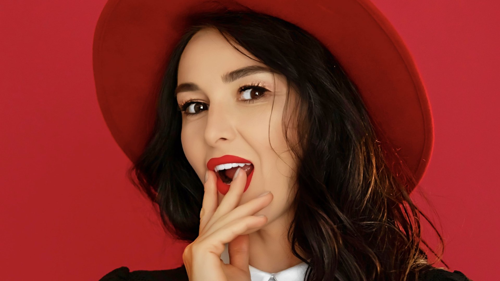 Почему он со мною не щедрый