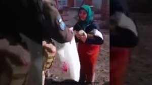 "ОНА СТОЯЛА, КАК РОССИЯ"_"Бабушка с флагом СССР, встретившая бандеровцев ."  клип трогающий до слёз.