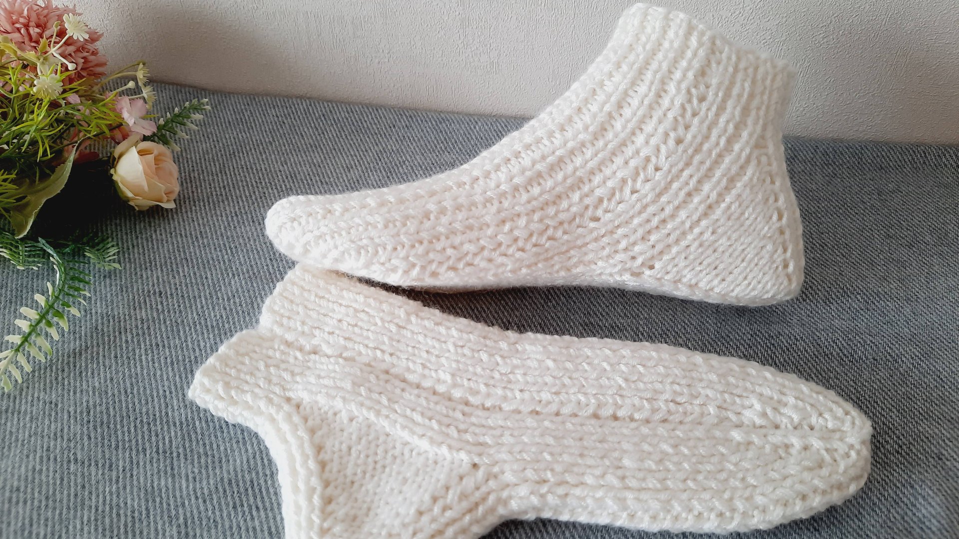 Носки резинкой на двух спицах. / Подробный МК./ смотреть онлайн