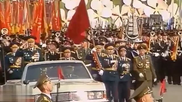 9 мая 1995 года прошёл первый российский парад в честь 50-летия Победы смотреть онлайн