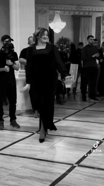 В танцах ты никому ничего не должен, просто есть музык? смотреть онлайн