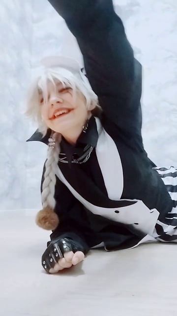у Гоголя есть 2 состояния #cosplay #nikolaygogol #bungoustraydogs #никола смотреть онлайн