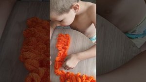 7милетний сын учится вязать ❤ #вязание#рукоделие#вяжем без спиц и крючка#детивяжут