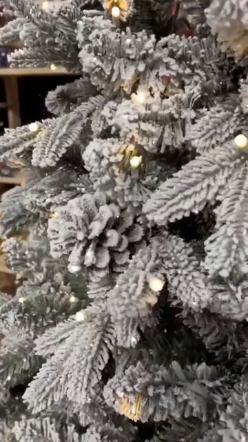 Елка Saint Paul с подсветкой смотреть онлайн