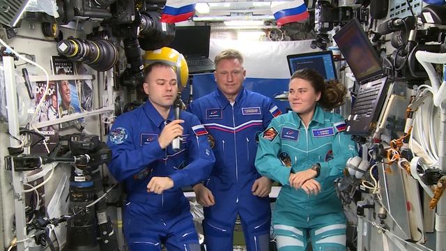 Видеообращение от космонавтов МКС-68 в адрес Кинофестиваля "Свидание с Россией", г. Вологда смотреть онлайн
