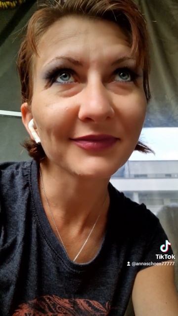 а сколько ещё есть у нас таких девочек?