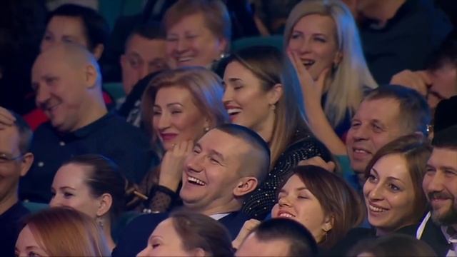Найкращий подарунок коханій на 8 Березня - чоловік купує нижню білизну | Україна, гумор, жарти смотреть онлайн