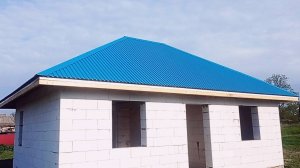 48 квадратов счастья: вальмовая крыша своими руками...стропилка, утепление, монтаж профнастила...