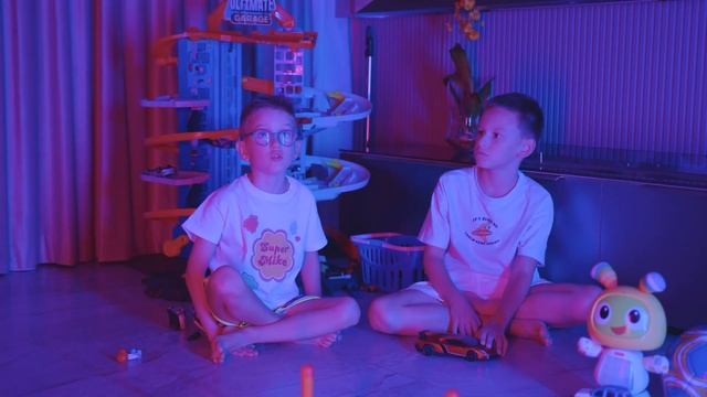 КАМЕНЬ 👊 НОЖНИЦЫ ✌️ БУМАГА ✋ | СУПЕРМАЙК смотреть онлайн