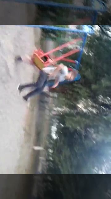 Прыжки с качели: как сломать копчик смотреть онлайн