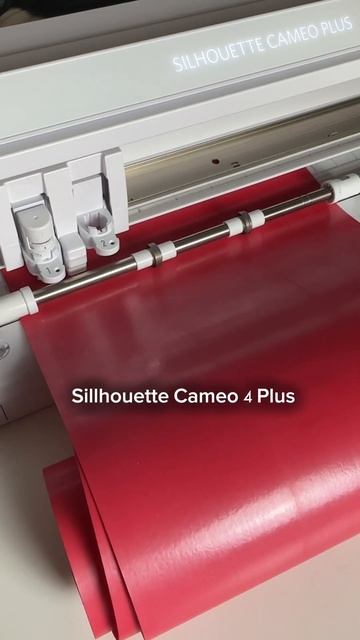 Сравнение плоттеров по звуку Sillhouette Cameo 4 Plus vs Cricut Joy смотреть онлайн