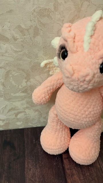 Дракон крючком 💖 #вязание #вязаниекрючком #shorts #amigurumi #рукоделие #handmade #зима смотреть онлайн