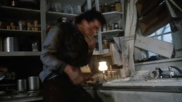 Обзор фильма "The Evil Dead" смотреть онлайн