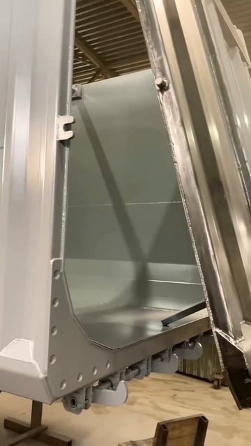 Нанесение эпоксидного грунта на самосвальный кузов о? смотреть онлайн