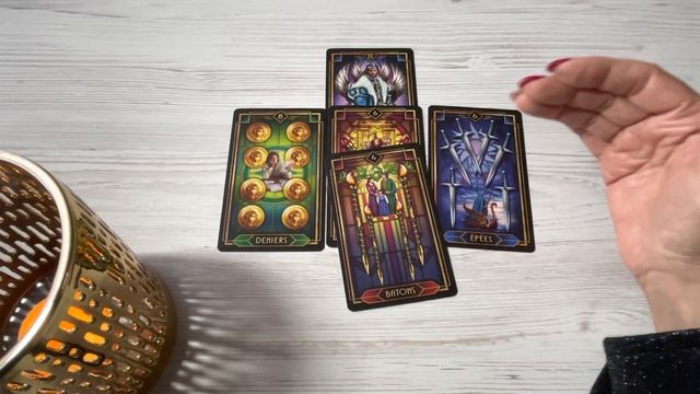 Мужчина на пороге 🧔🏻♂️ смотреть онлайн