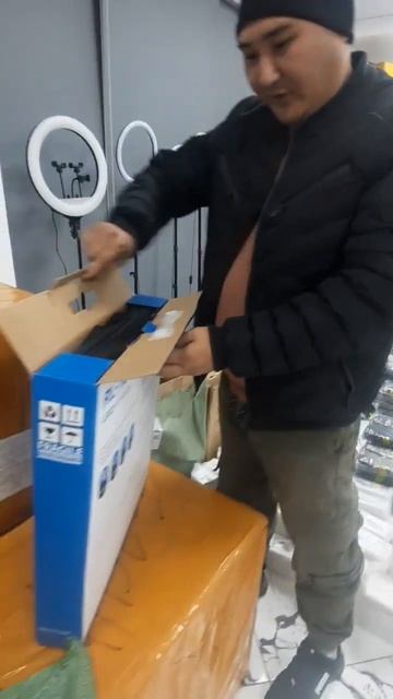 семейка из Казахстана 🇰🇿 покупка кольцевой лампы смотреть онлайн