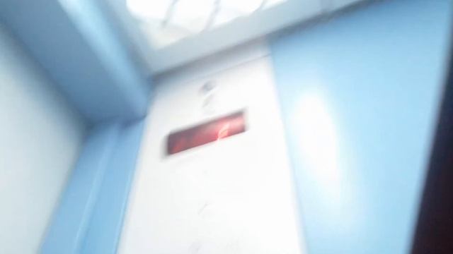 Люди застряли в лифте смотреть онлайн