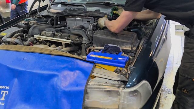 VOLVO S70. Замена масел и промывка СОЛЬВЕНТОМ. смотреть онлайн