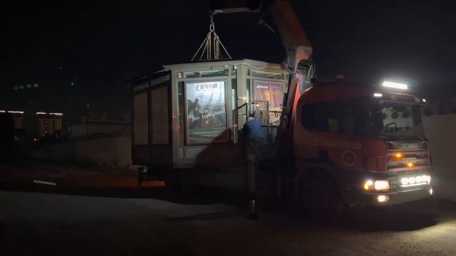 Ночь , фонарь , негабарит 🙂 смотреть онлайн