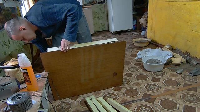 На кухне появился стол. смотреть онлайн