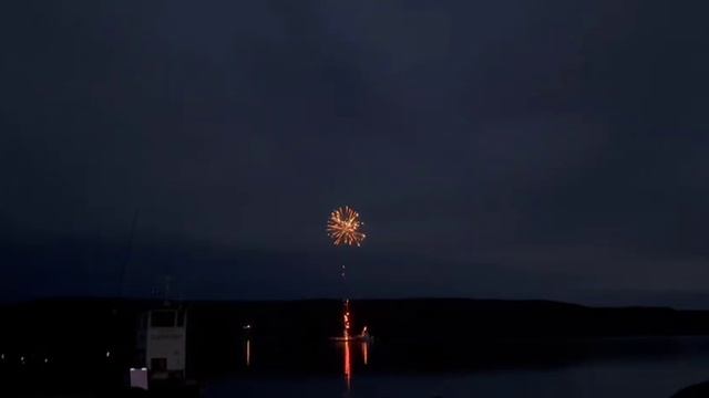 праздничный салют 9 мая.с Могочино смотреть онлайн