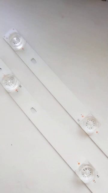 LED-подсветка LED32D05-ZC14AG-01 (30332005201) (комплект 2 планки) смотреть онлайн