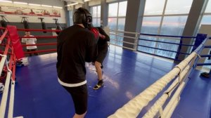 СПАРРИНГ НОВИЧКОВ. Смотри и применяй в своих спаррингах.