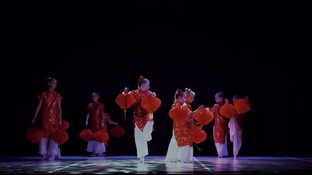 Dance with Chinese lanterns "Cranes" - Танец с китайскими фонариками «Ж смотреть онлайн