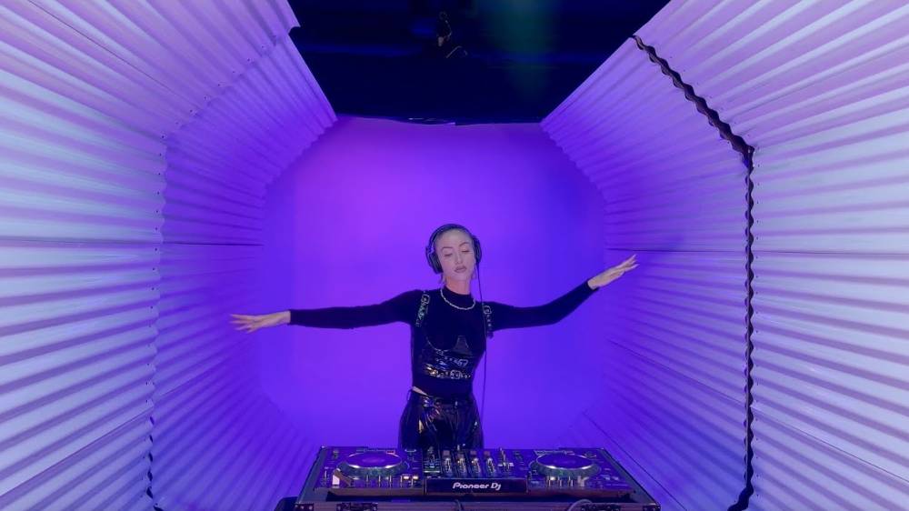 ARi - Metasin Live Series Ep. 002 [Melodic Techno Progressive House Mix] 4K смотреть онлайн