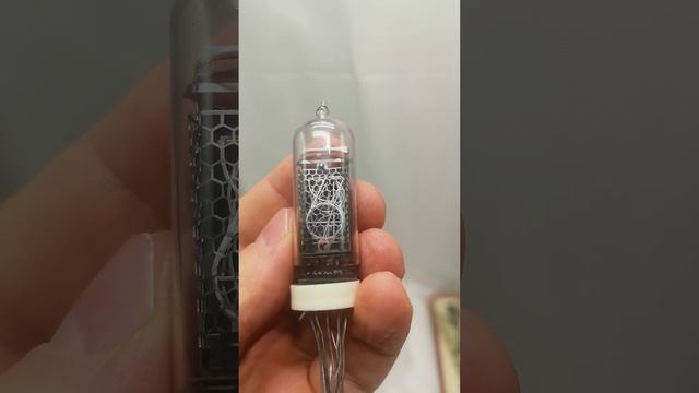 ИН-14 газоразрядный индикатор#ин14#индикатор#лампа смотреть онлайн