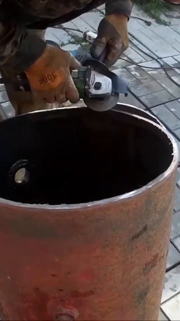 Зачистка заусенцев на печке для сжигания мусора смотреть онлайн