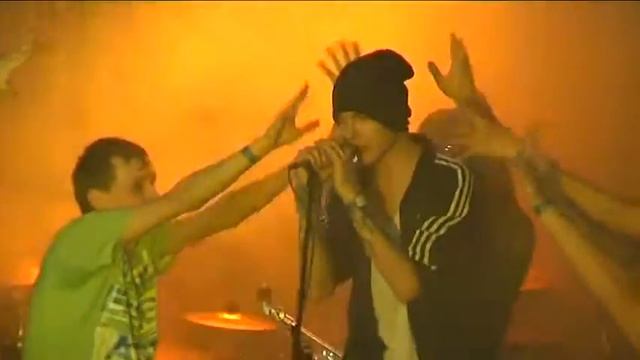 Следы(feat. Охотники за Разумом)-Каба4ки(live)@muz-online 2010.avi смотреть онлайн