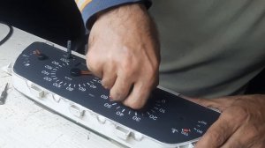 Снятие стрелок шитка приборов  ваз-2114