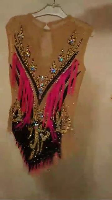 пошив и продажа купальников для художественной гимна?