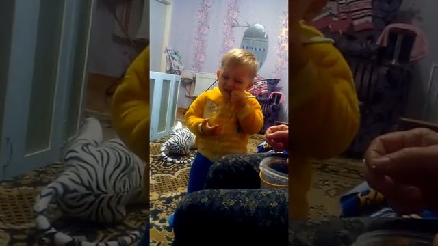 Прикол. Захар щелкает семечки. смотреть онлайн