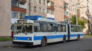 Сочленённый троллейбус ЗиУ-683 КВР БТРМ-4008. Покатушки по Барнаулу. Салон.
