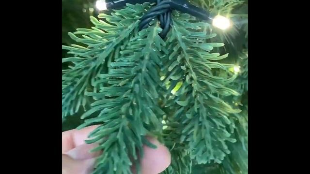 Искусственная ель световая "Барокко" с встроенной гир? смотреть онлайн