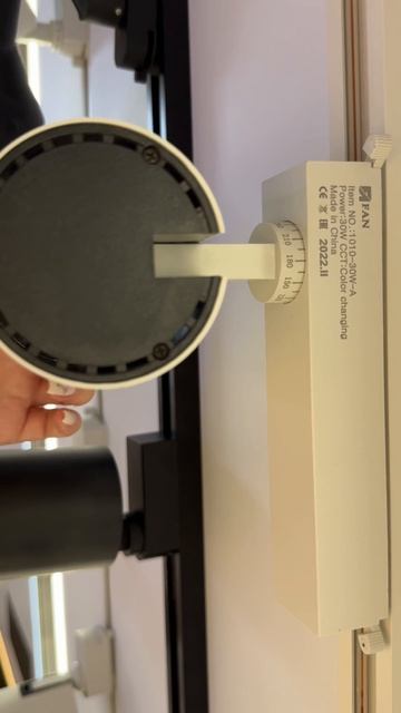 Трековый светильник FAN 1010-30W-A смотреть онлайн