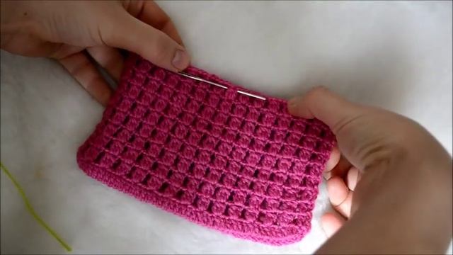 Вяжем детскую сумочку крючком