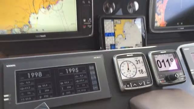 Princess 72MY на крутизной скорости