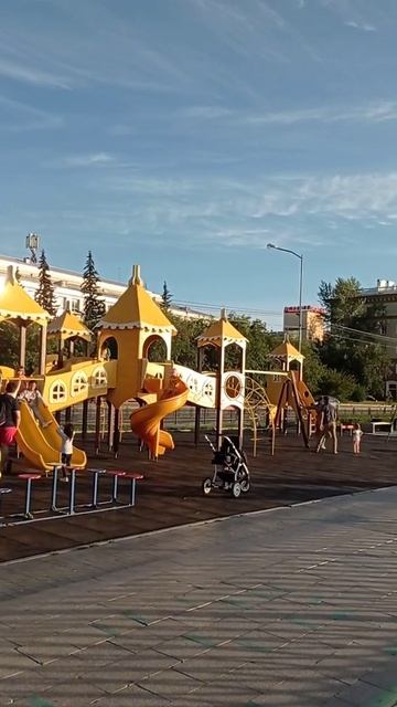Детская площадка. 27.07.2022. Иркутск. смотреть онлайн