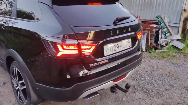 Lada Vesta SW Cross - задние фонари Audi Style смотреть онлайн