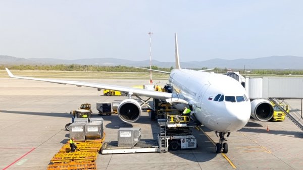Посадка самолета Airbus A330-300 во Владивостоке😁