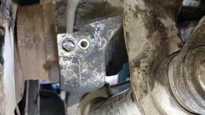 как достать сломанный датчик ABS на BMW E39 / how to get a broken ABS se