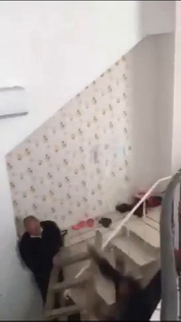 Когда сказал бате что можешь починить люстру сам