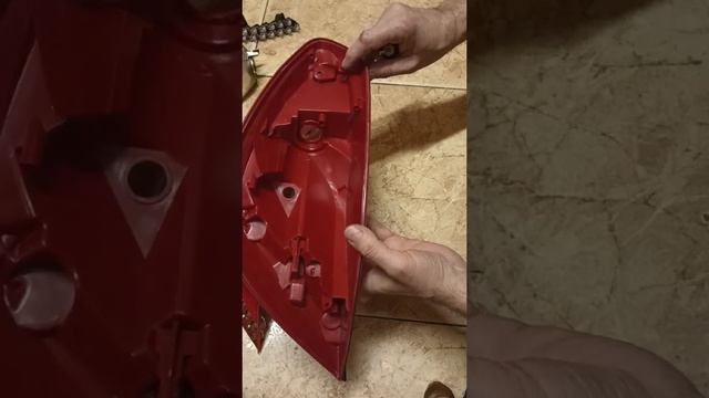 Задний правый фонарь (фара) Peugeot 307cc смотреть онлайн