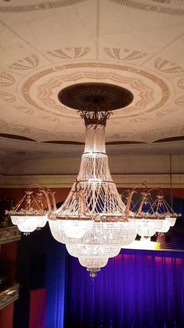 Люстра и Занавес Калининградского Драматического смотреть онлайн