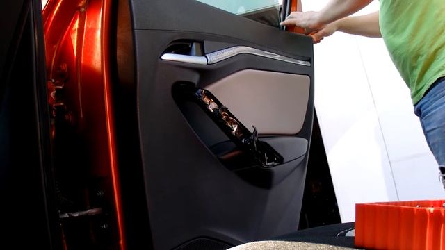 Веста Кросс 2018.Ищем ЩЕЛЧКИ в правой задней ДВЕРИ! Часть 1.Присоединяйтесь) смотреть онлайн